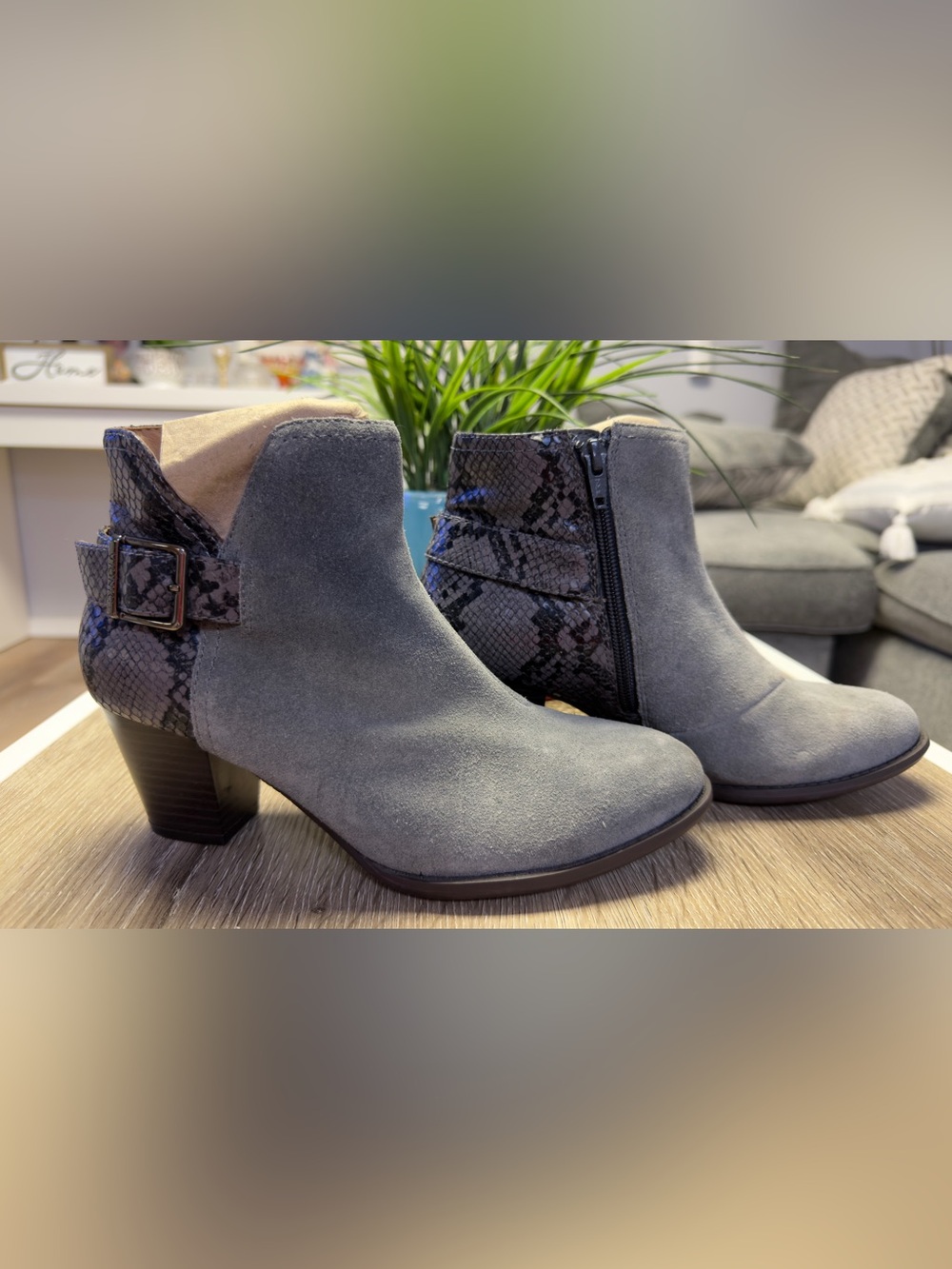 Vionic Naomi Suede Snake Print Ankle Boots Gray Leather Block Heel Sz 7 Medium